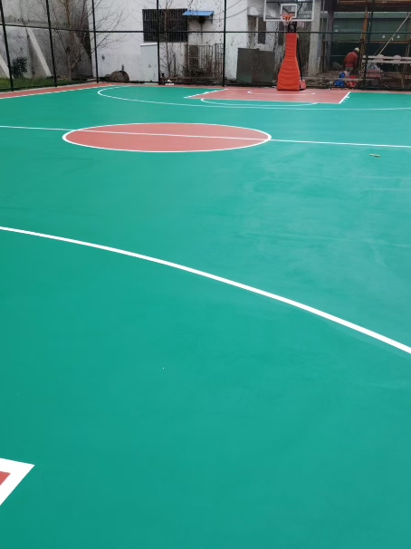 东阳 球场长期使用易出现地面开裂
